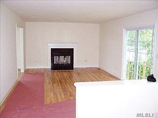 3rd image of 3 Franklin Dr