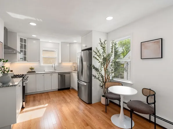 7 Hearn St, Watertown, MA 02472