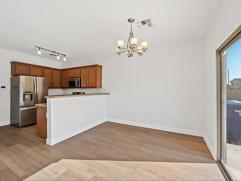 3776 E Felix Blvd — Photo 7