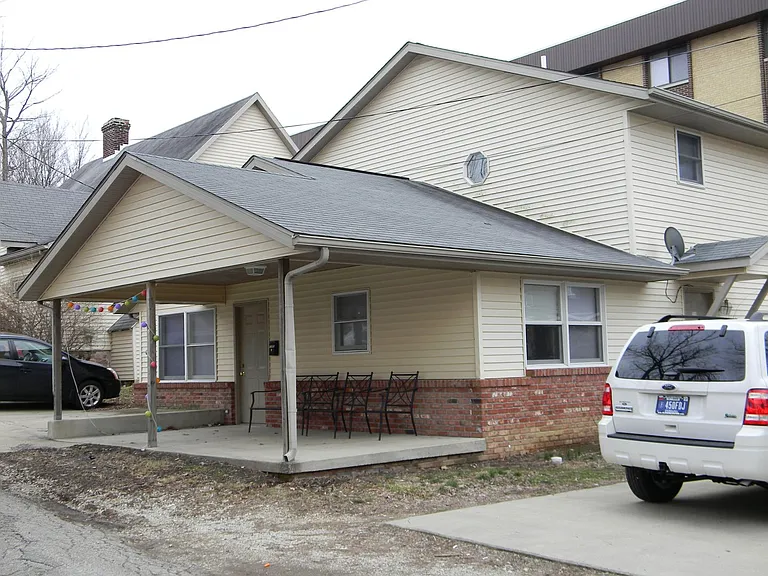 416.5 S Dunn St — Photo 1