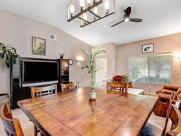 5th image of 13749 Esprit Ave