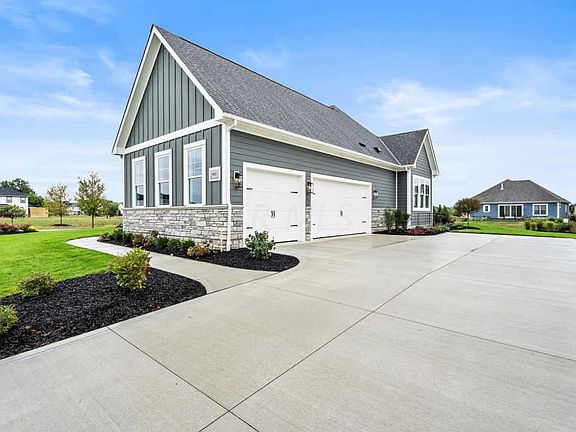 3rd image of 9485 Waterford Dr