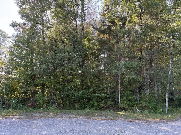 42 Tebby Blvd, South River, ON P0A 1X0