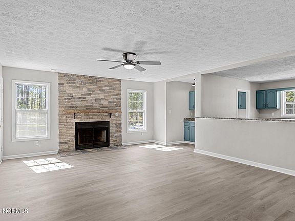 3rd image of 132 Country Side Court