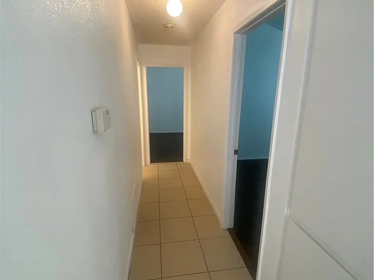 1463 W Cypress St — Photo 15