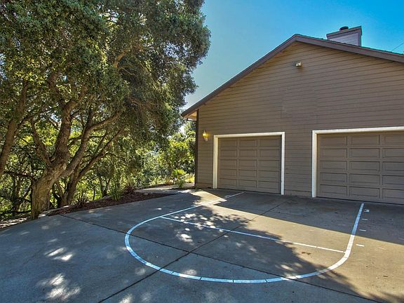 4th image of 2915 Ross Dr