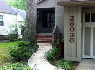 28030 W Oakland Rd, Bay Village, OH 44140