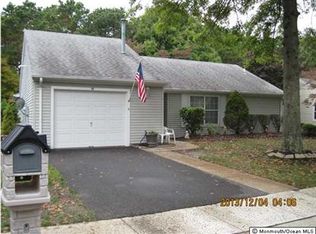 13 Canterbury Dr, Forked River, NJ 08731