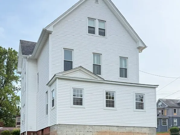 84 Alcove St #3, Meriden, CT 06451