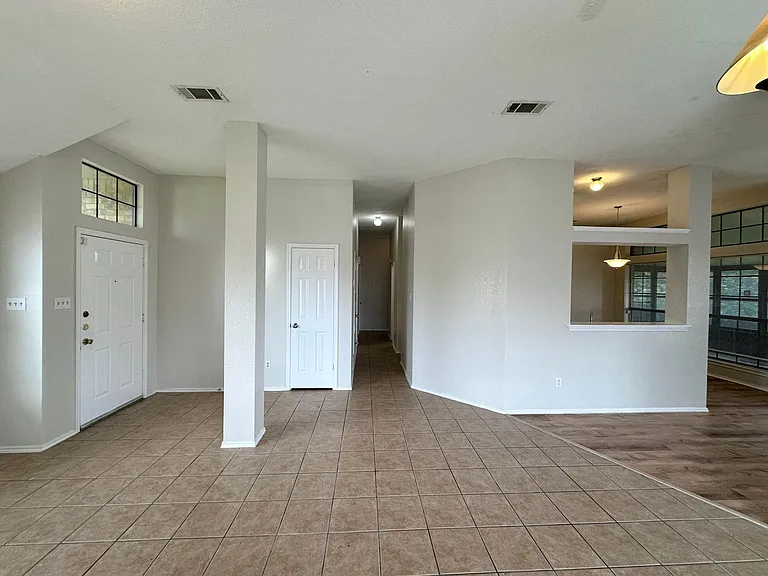 607 Hogan Dr — Photo 7