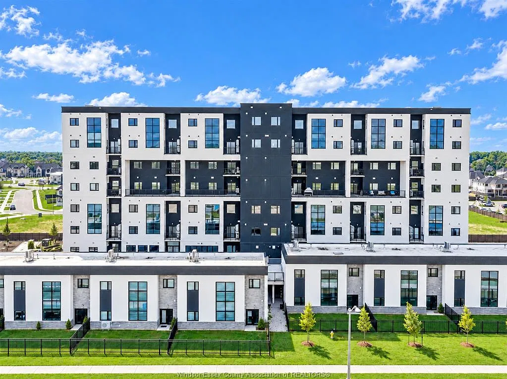 1 bed, 1.0 bath, $2,200 — Photo 1