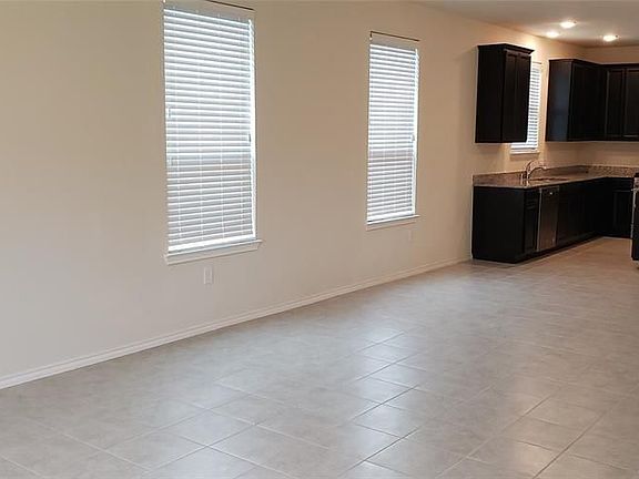 5th image of 5018 Lord Crest Ln