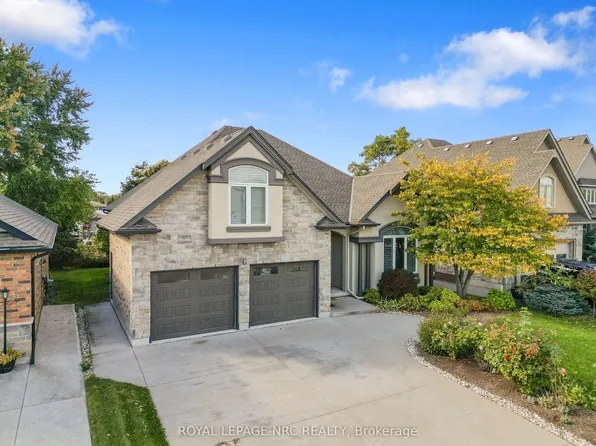 7 Sapphire Ct N, Saint Catharines, ON L2M 0A4
