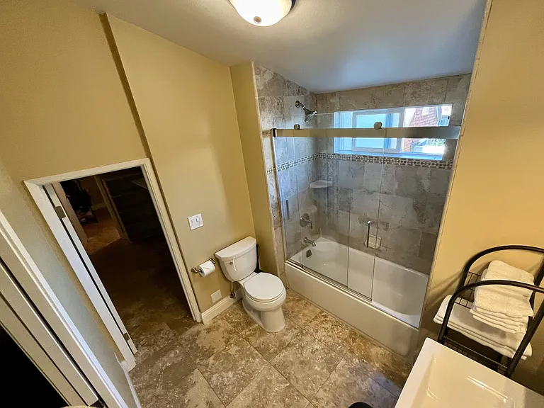 2744 Lakeview Dr — Photo 13
