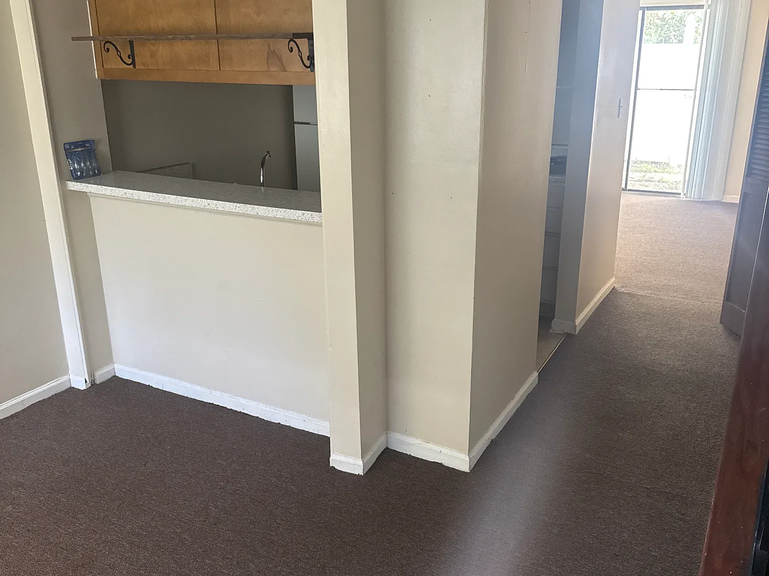 2 bed, $1,000 — Photo 3