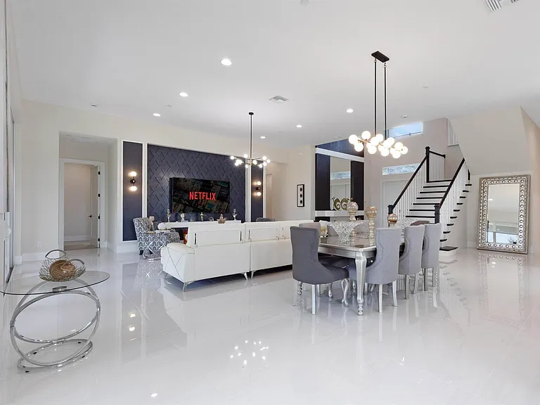 9124 Coral Isles Cir — Photo 16