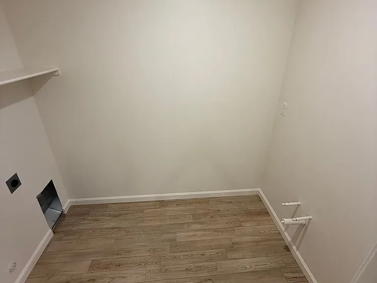 301 Stork Ct — Photo 5