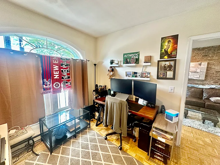 472 Commercial St #1 — Photo 9