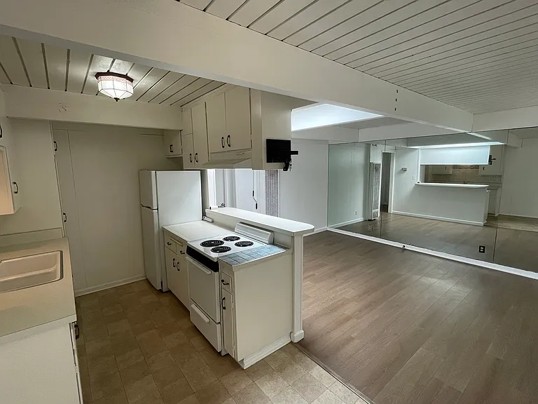 44 Bennett Ave #B — Photo 3