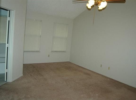 3rd image of 10100 Leatherwood Dr