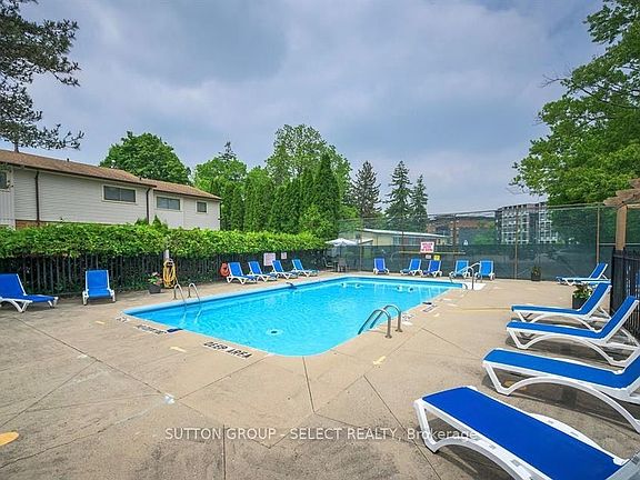 3rd image of 1328 Commissioners Rd W #88