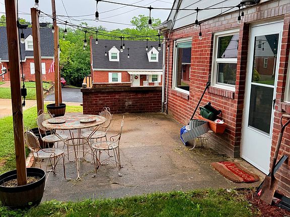 5th image of 19 Pine Hill Dr