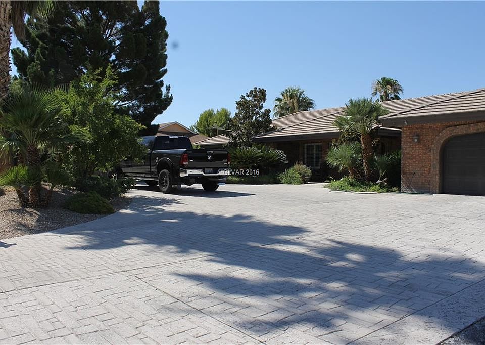 1st image of 8040 W Red Coach Ave