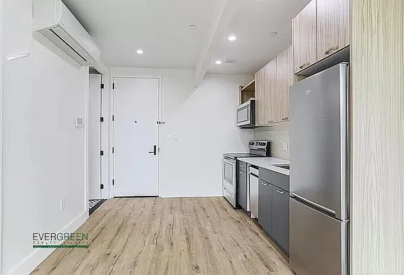 3421 Glenwood Rd #6H — Photo 3