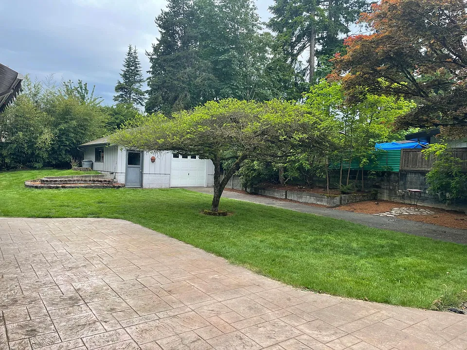 8563 132nd Ave NE