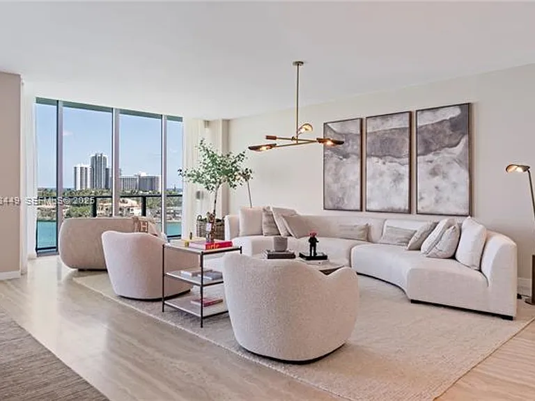 1135 103rd St #Penthouse 2 — Photo 3