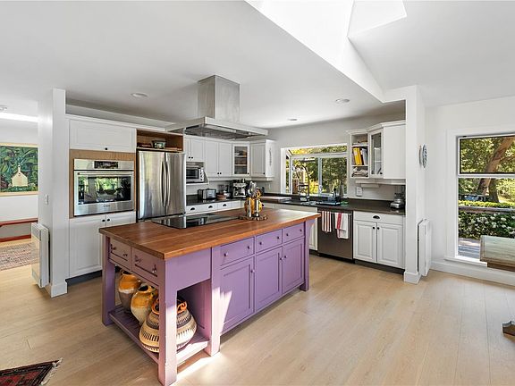 4th image of 148 Oakspring Rd