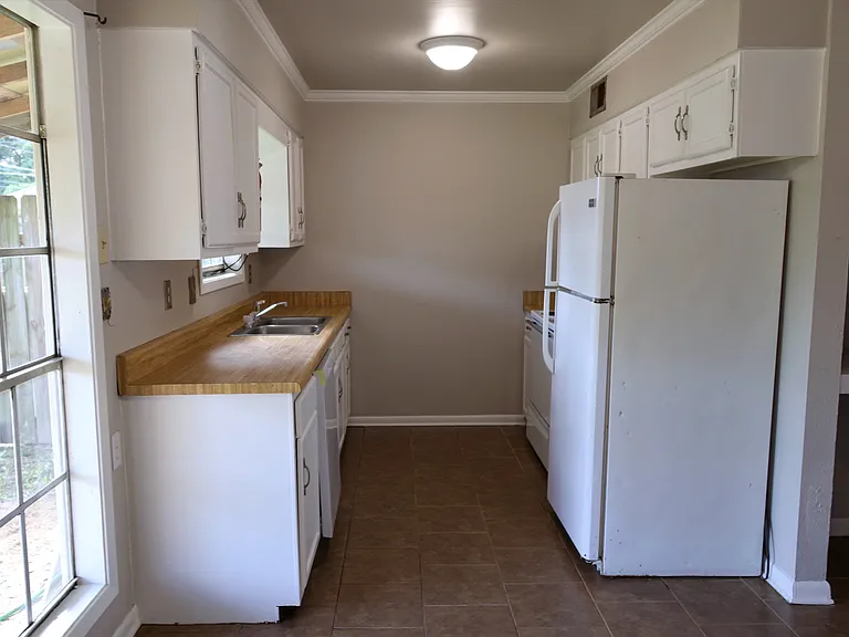 201 Al Pearson Dr #B — Photo 4