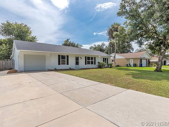 4th image of 1321 Sabal Palm Dr