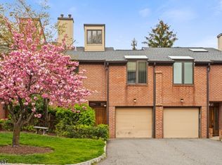 21 Stepping Rdg, Caldwell, NJ 07006