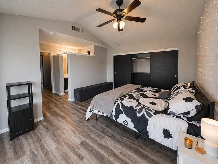 6353 Greyhawk Ave — Photo 8