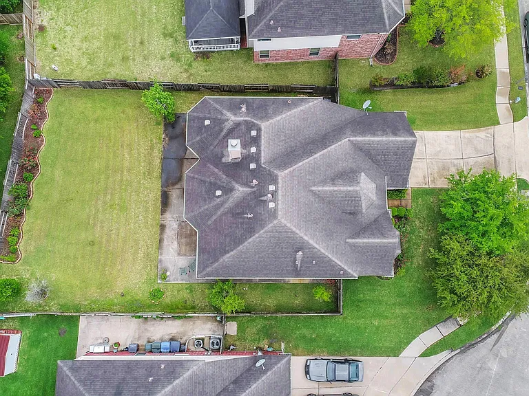1815 Granite Field Ln — Photo 35