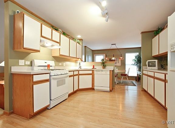 5th image of 3223 Foxridge Ct