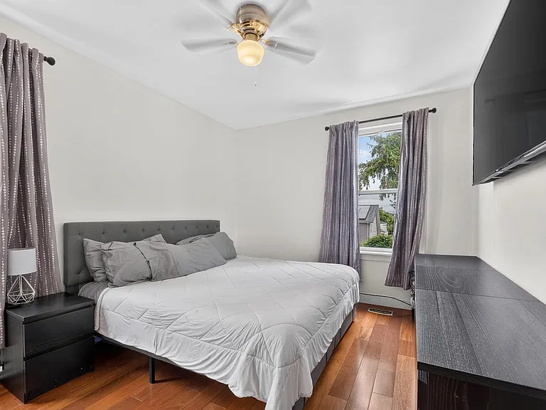166 Woodridge St #1 — Photo 10