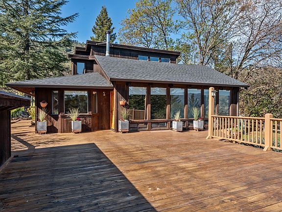 3rd image of 1411 Oak Knoll Road