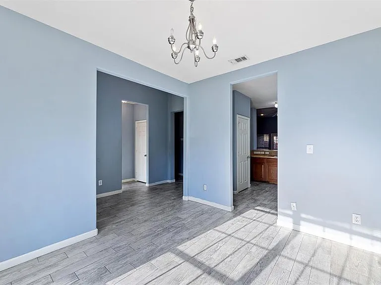 2923 Preston Trl — Photo 4