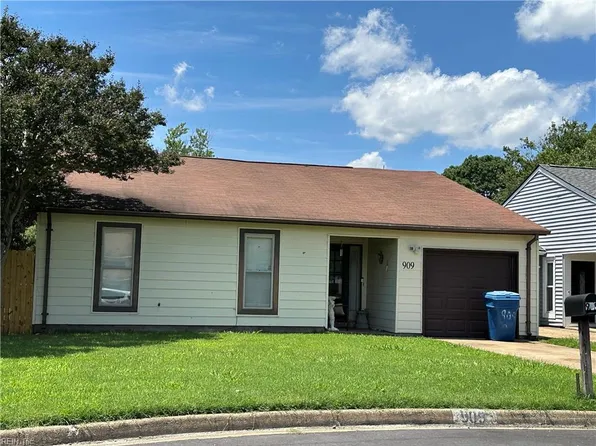 909 Woodburne Ct, Virginia Beach, VA 23452