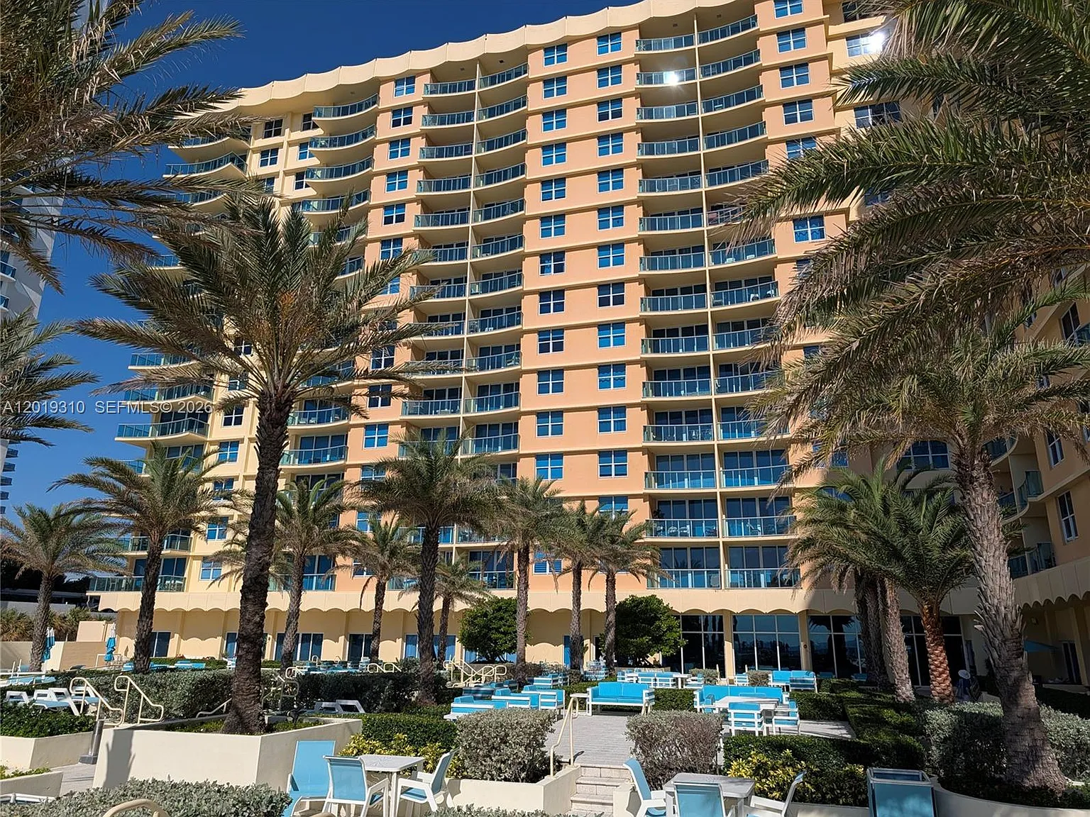 Wave Condo — Photo 4