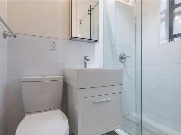 1413 York Ave #12 — Photo 5