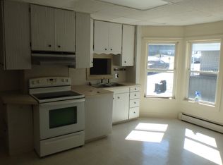 81 Broad St APT 2, Auburn, ME 04210