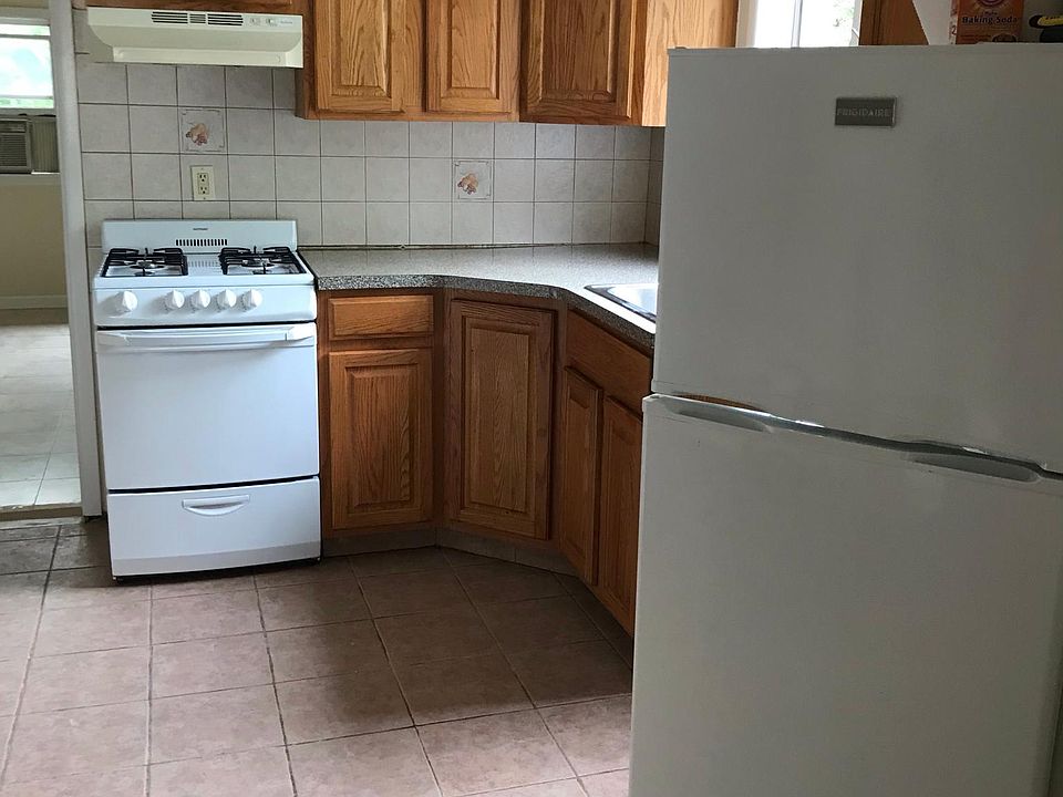 1st image of 72 Queensdale St #1