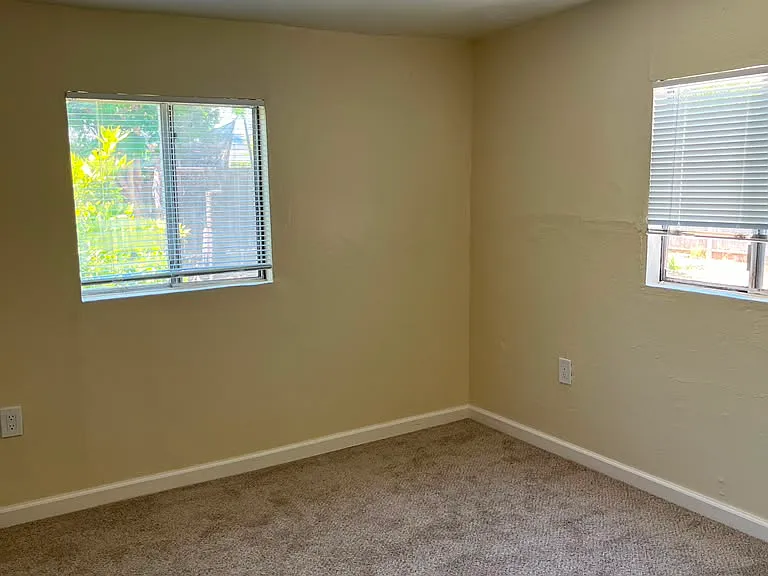 589 Manzanita Ave — Photo 11