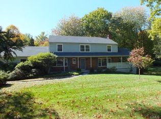 152 Witch Ln, Norwalk, CT 06853