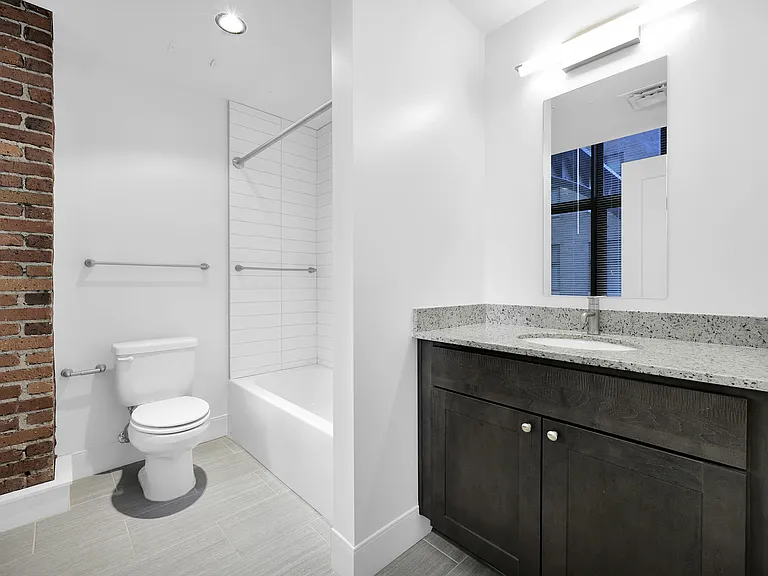 The Residences at Barnett — Photo 26