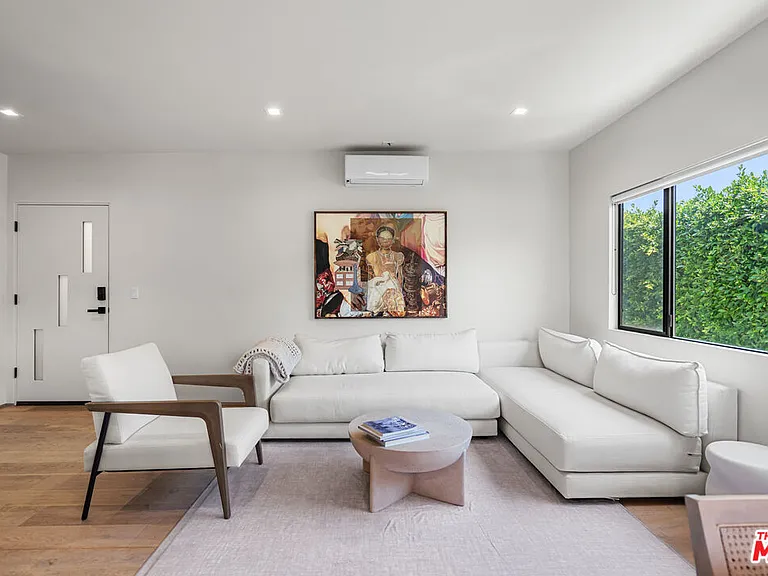 838 N Mansfield Ave #201 — Photo 6