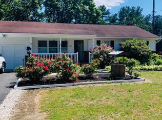 943 E Oak Rd, Vineland, NJ 08360